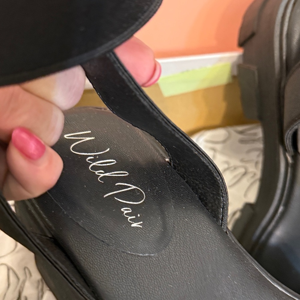 Black Platform Sandals - Picture 6 of 13